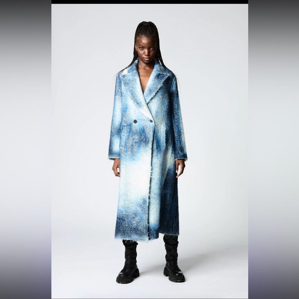Avant Toi MARMO EFFECT REVER NECK LONG
COAT size medium